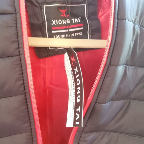 Lightweight Puffer Jacket with Hood - Picture 3 of 4